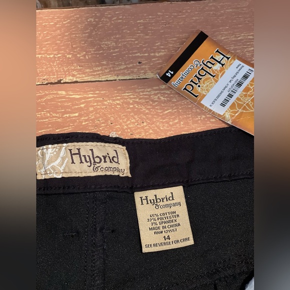 HYBRID & COMPANY Womens Butt Llifting Twill Shorts Size 14 Stretchy Black 🔥 - Picture 9 of 10